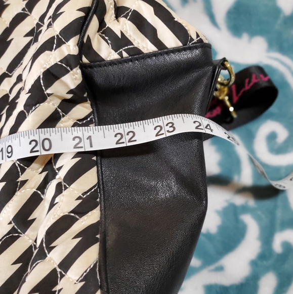 Betsy Johnson duffle bag - Picture 8 of 10